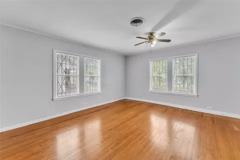 Living - 3500 N 21st St, Waco, TX 76708 photo 5 of 9