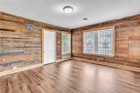 Living - 3500 N 21st St, Waco, TX 76708 photo 7 of 9