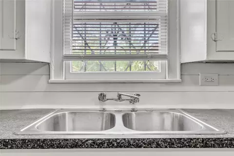 Kitchen - 3500 N 21st St, Waco, TX 76708 photo 2 of 2