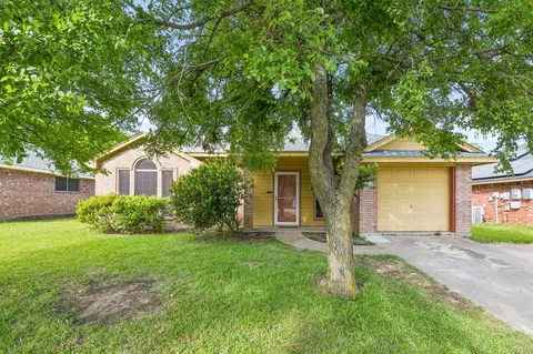 303 Vista Ridge Dr, Venus, TX 76084