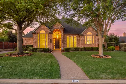 803 Columbia Dr, Southlake, TX 76092