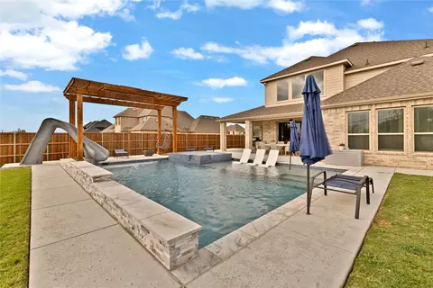330 Penrose Dr, Ovilla, TX 75154