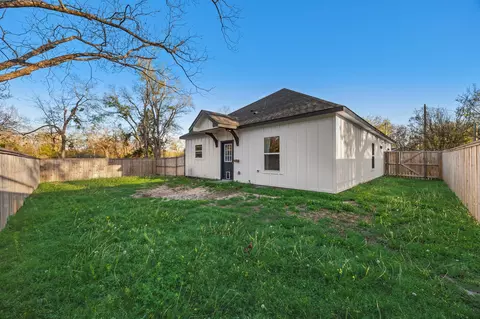 Exterior - 600 Picket St, Commerce, TX 75428 photo 5 of 5