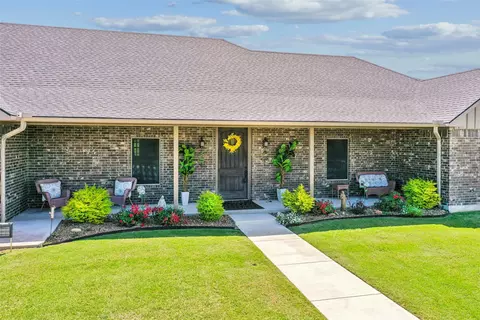 820 Fleitman Dr, Muenster, TX 76252