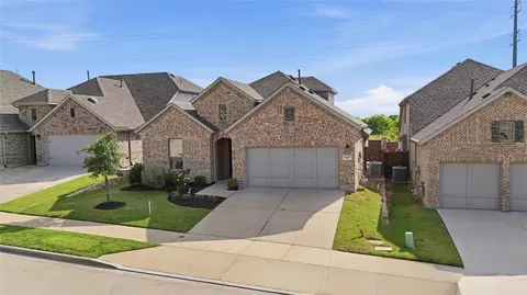 14317 Spitfire Trl, Roanoke, TX 76262