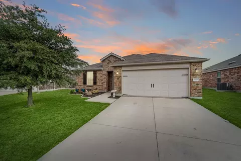 1709 Waggoner Dr, Aubrey, TX 76227