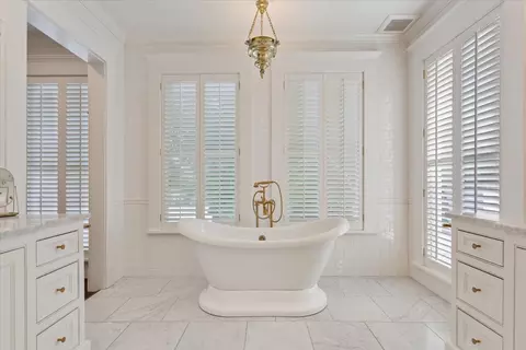 Bath - 410 Rice Ave, Waco, TX 76708 photo 2 of 9