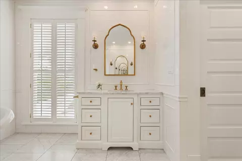 Bath - 410 Rice Ave, Waco, TX 76708 photo 3 of 9