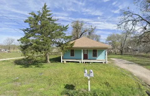 401 E Sanger St, Celeste, TX 75423