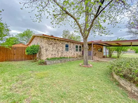 1449 S 18th St, Abilene, TX 79602