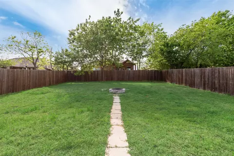 Exterior - 3509 Doris Dr, Denton, TX 76207 photo 4 of 5