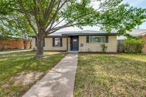 2106 Benjamin Rd, Irving, TX 75060