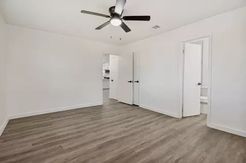 Bedroom - 2106 Benjamin Rd, Irving, TX 75060 photo 2 of 4