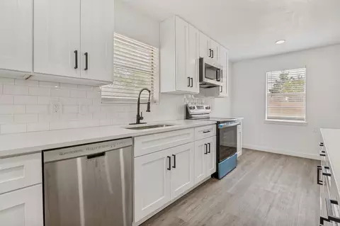 Kitchen - 2106 Benjamin Rd, Irving, TX 75060 photo 2 of 2