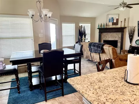6174 Baggins St, Fort Worth, TX 76179