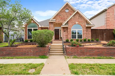 411 Red River Trl, Irving, TX 75063