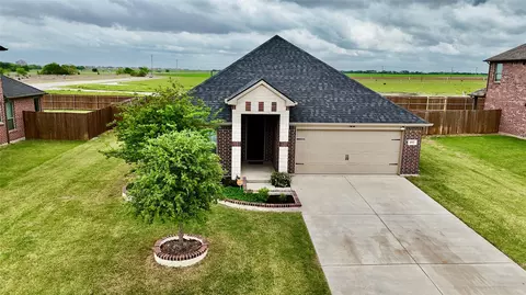 692 Avalon Dr, Waxahachie, TX 75165