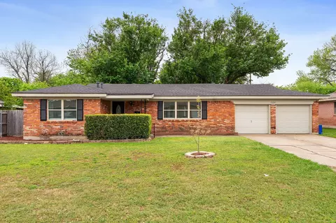 7324 Oakland Ln, North Richland Hills, TX 76180