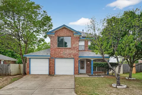 8524 Gatlinburg Dr, Fort Worth, TX 76123