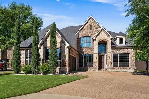 2709 Woodpark Dr, Garland, TX 75044