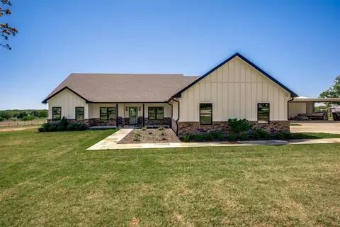 250 Belcher Rd, Bowie, TX 76230