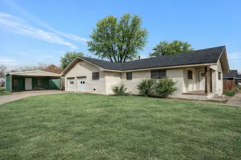 411 N 5th Ave, Munday, TX 76371