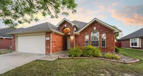 915 Seider Ln, Grand Prairie, TX 75052