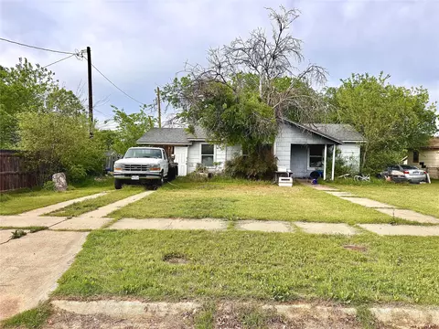 1101 Privado St, Graham, TX 76450
