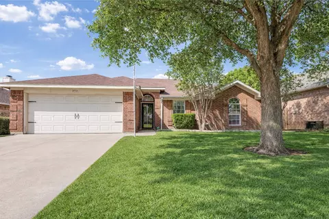 3713 Periwinkle Dr, Fort Worth, TX 76137