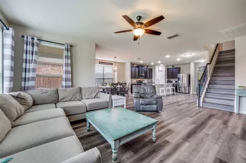 1701 Ridge Creek Ln, Aubrey, TX 76227