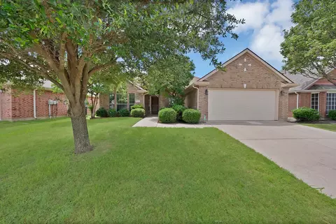 8118 La Frontera Trl, Arlington, TX 76002