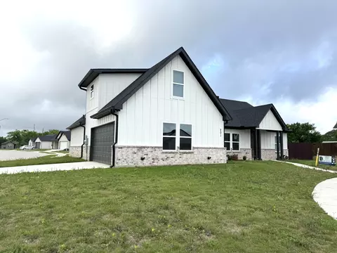 201 Bluff Ct, Godley, TX 76044