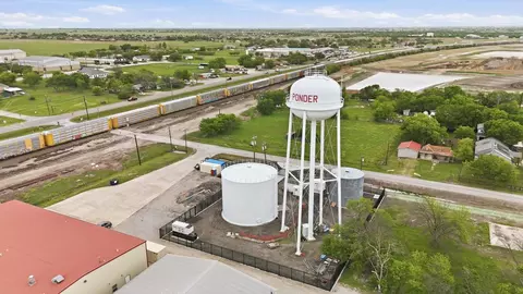 View/Area - 204 E Bailey St, Ponder, TX 76259 photo 9 of 15
