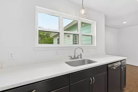 204 E Bailey St, Ponder, TX 76259