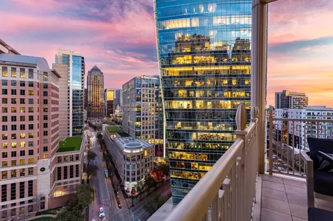 2525 N Pearl St #903, Dallas, TX 75201