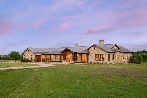 11503 E Rocky Creek Rd, Crowley, TX 76036