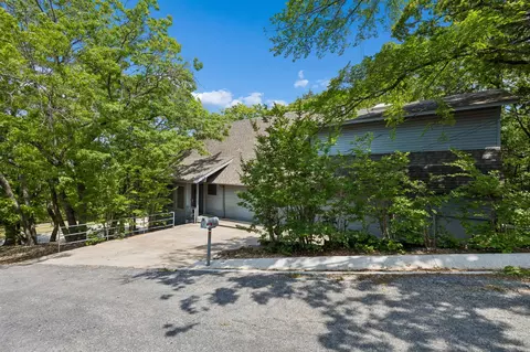 86 Queens Dr, Pottsboro, TX 75076