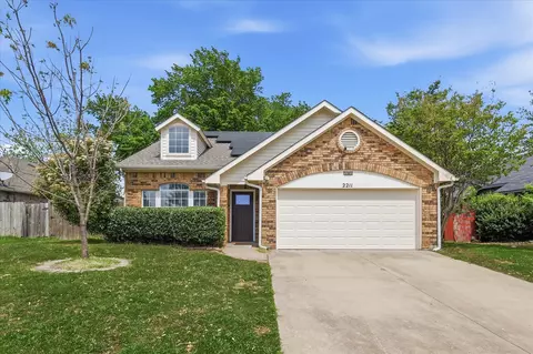 2211 Cromwell Dr, Arlington, TX 76018