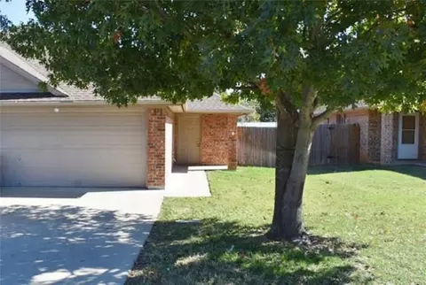 760-764 Stribling Cir, Azle, TX 76020