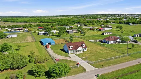 6612 Old Orchard Ct, Joshua, TX 76058