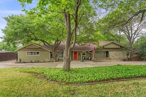 3909 Clayton Rd E, Fort Worth, TX 76116