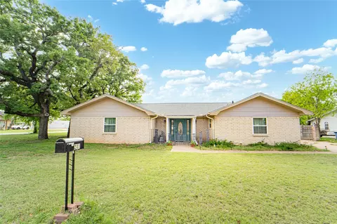 201 Westwood St, Breckenridge, TX 76424