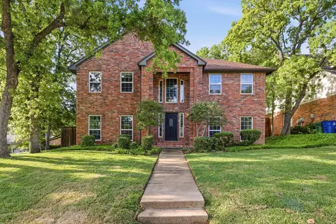 1801 Rolling Ridge Dr, Grapevine, TX 76051