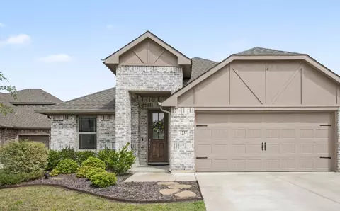 1237 Rushmore Dr, Burleson, TX 76028