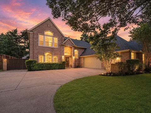 2 Treewood Ct, Mansfield, TX 76063