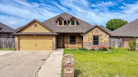 1207 Butterfield St, Bridgeport, TX 76426