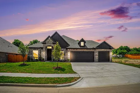 710 Alaina Dr, Desoto, TX 75115
