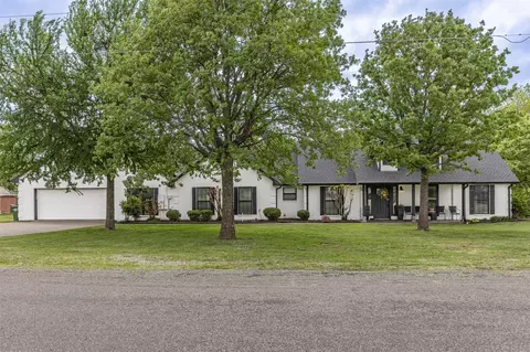 622 Lakewood Rd, Denison, TX 75020