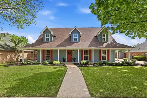 613 Evergreen Dr, Hurst, TX 76054