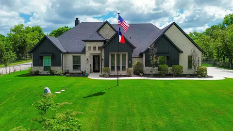 1007 Glenoaks Dr, Weatherford, TX 76088